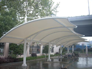 遮陽雨（yǔ）篷打造別樣露台